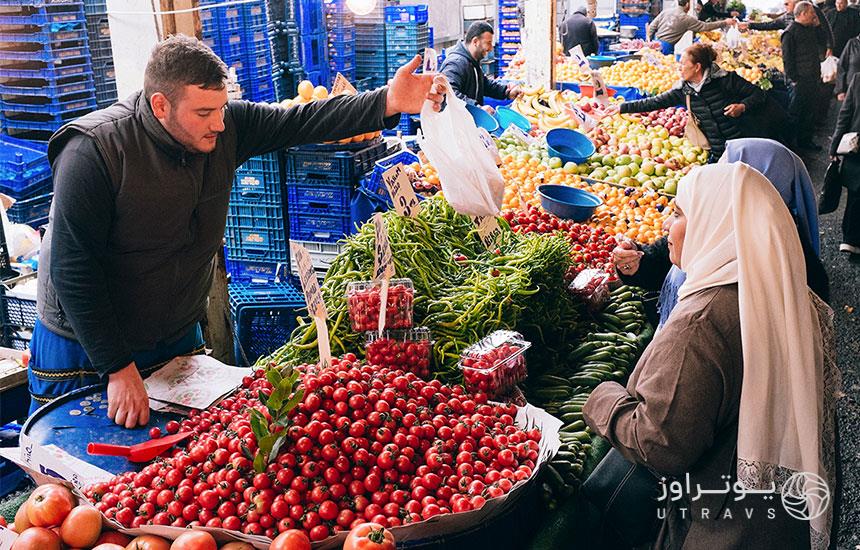 شنبه بازار بشیکتاش از بازارهای هفتگی استانبول
